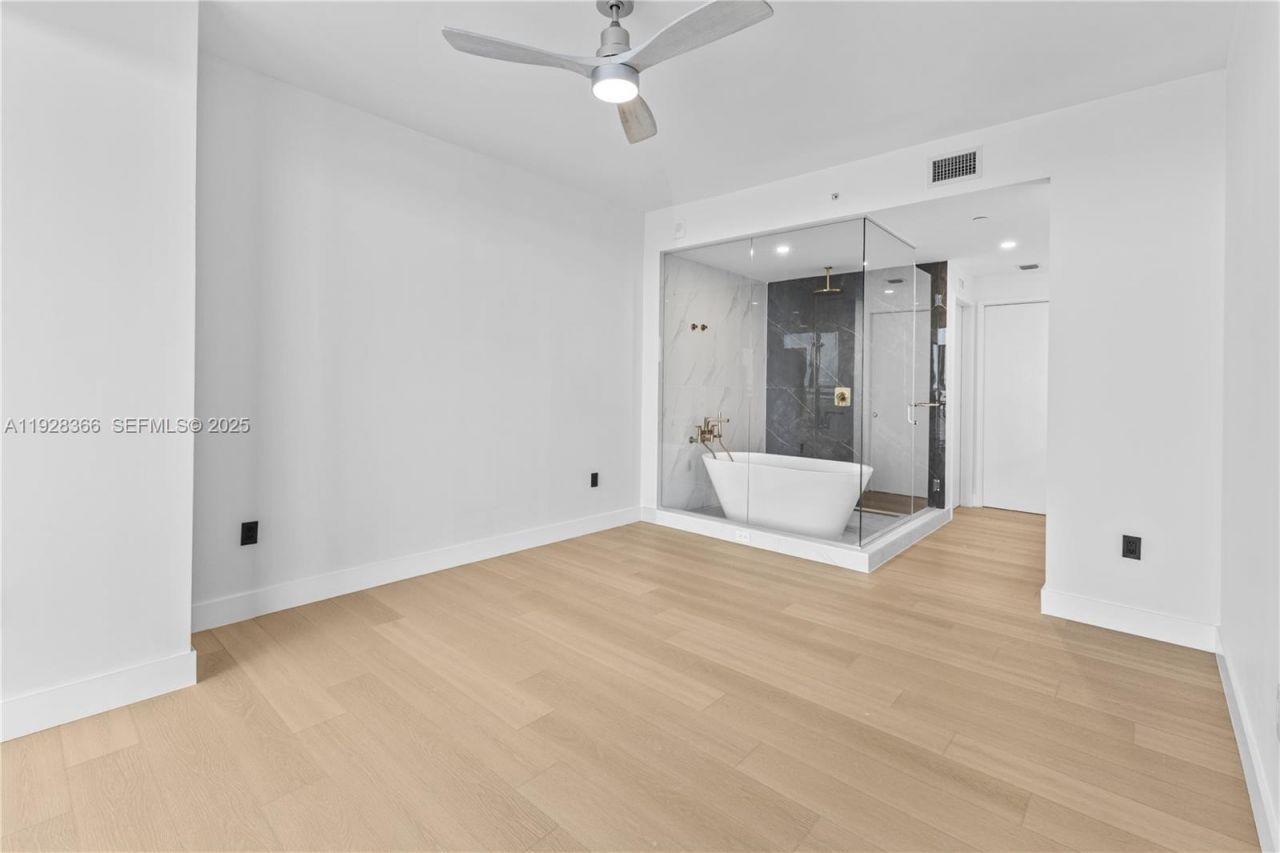 700 NE 24 St , Unit 2905, Miami, FL 33137 Photo