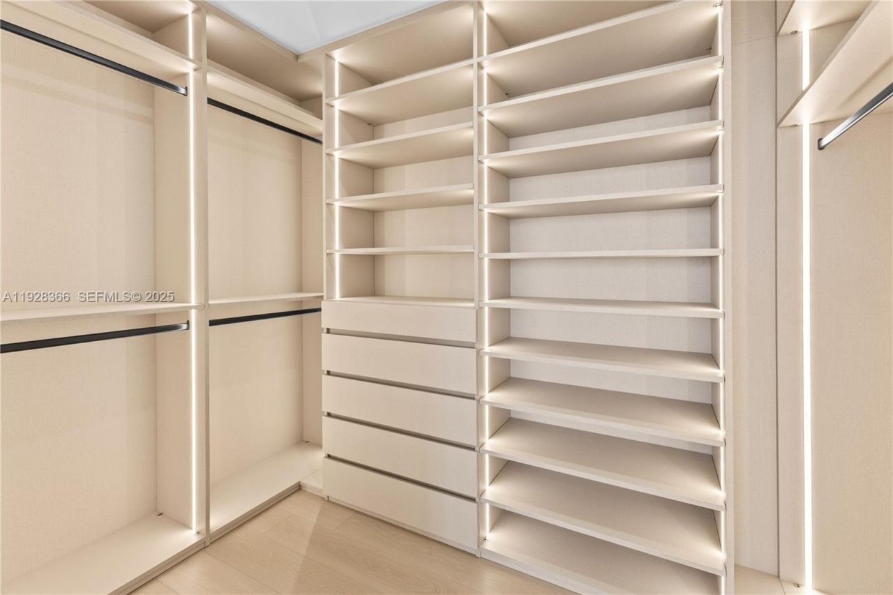 700 NE 24 St , Unit 2905, Miami, FL 33137 Photo