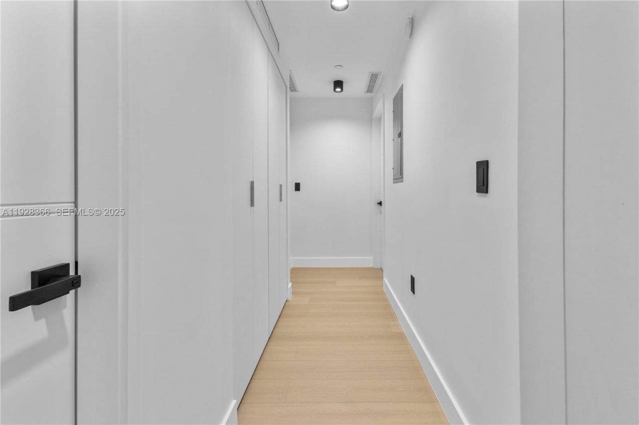 700 NE 24 St , Unit 2905, Miami, FL 33137 Photo