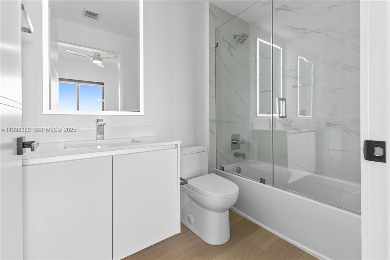 700 NE 24 St , Unit 2905, Miami, FL 33137 Photo