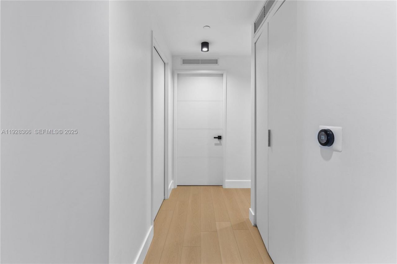 700 NE 24 St , Unit 2905, Miami, FL 33137 Photo