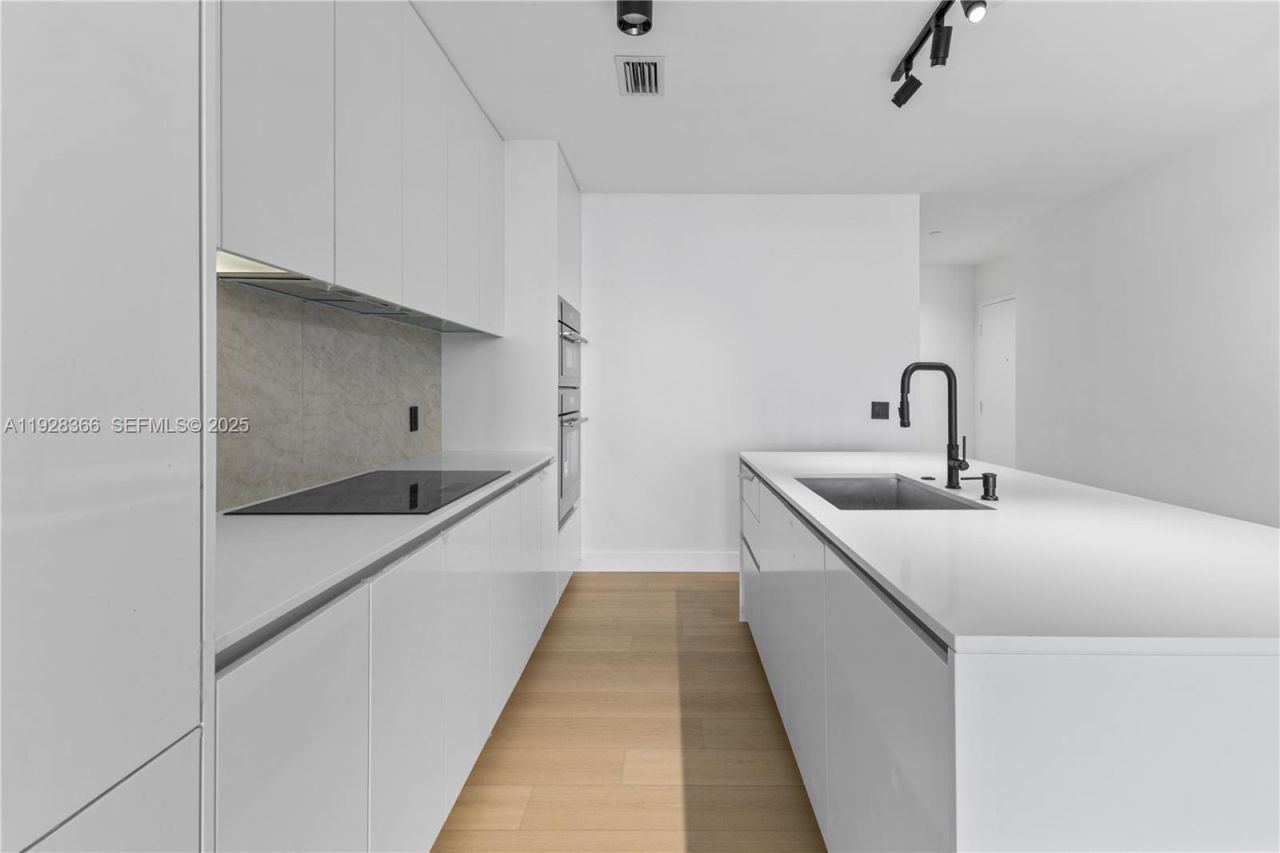 700 NE 24 St , Unit 2905, Miami, FL 33137 Photo