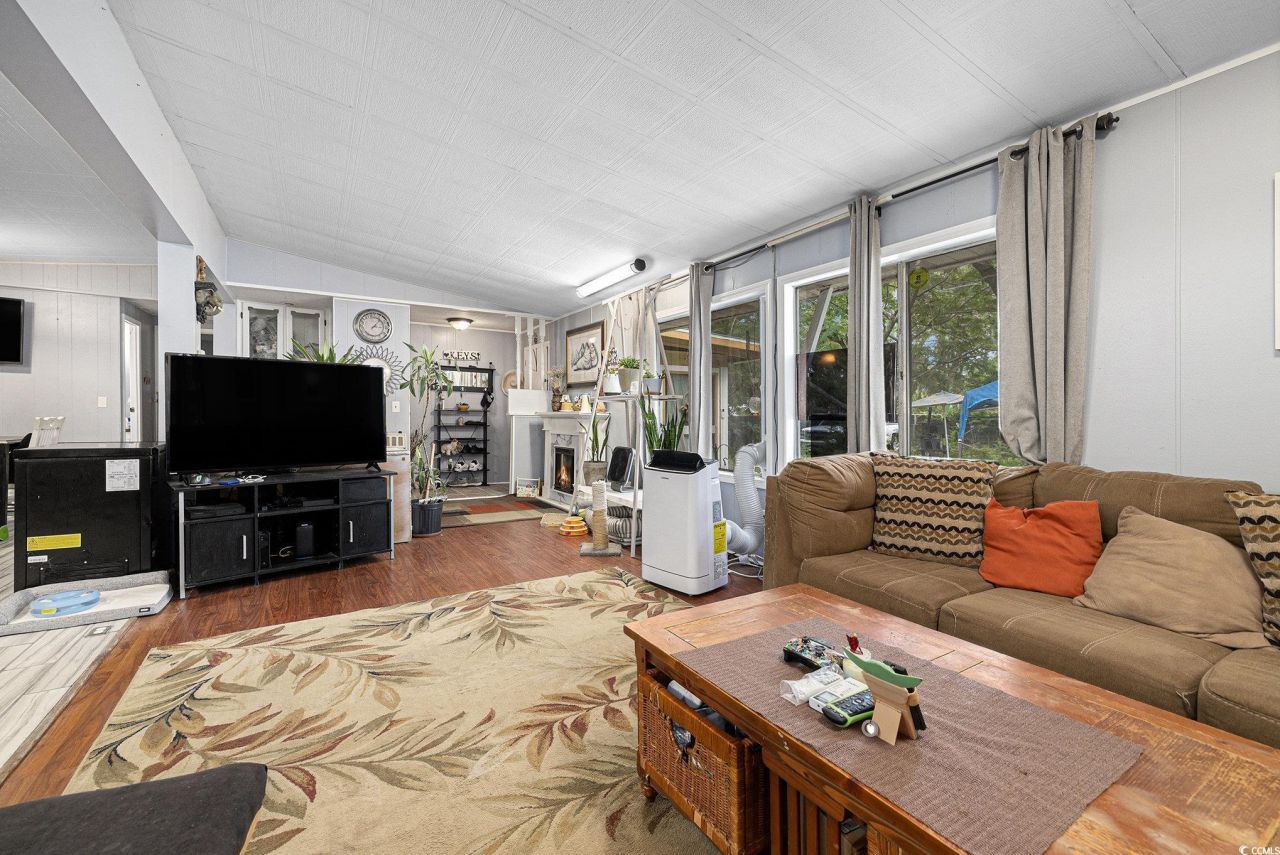 1015 Franks Ln. Photo 6