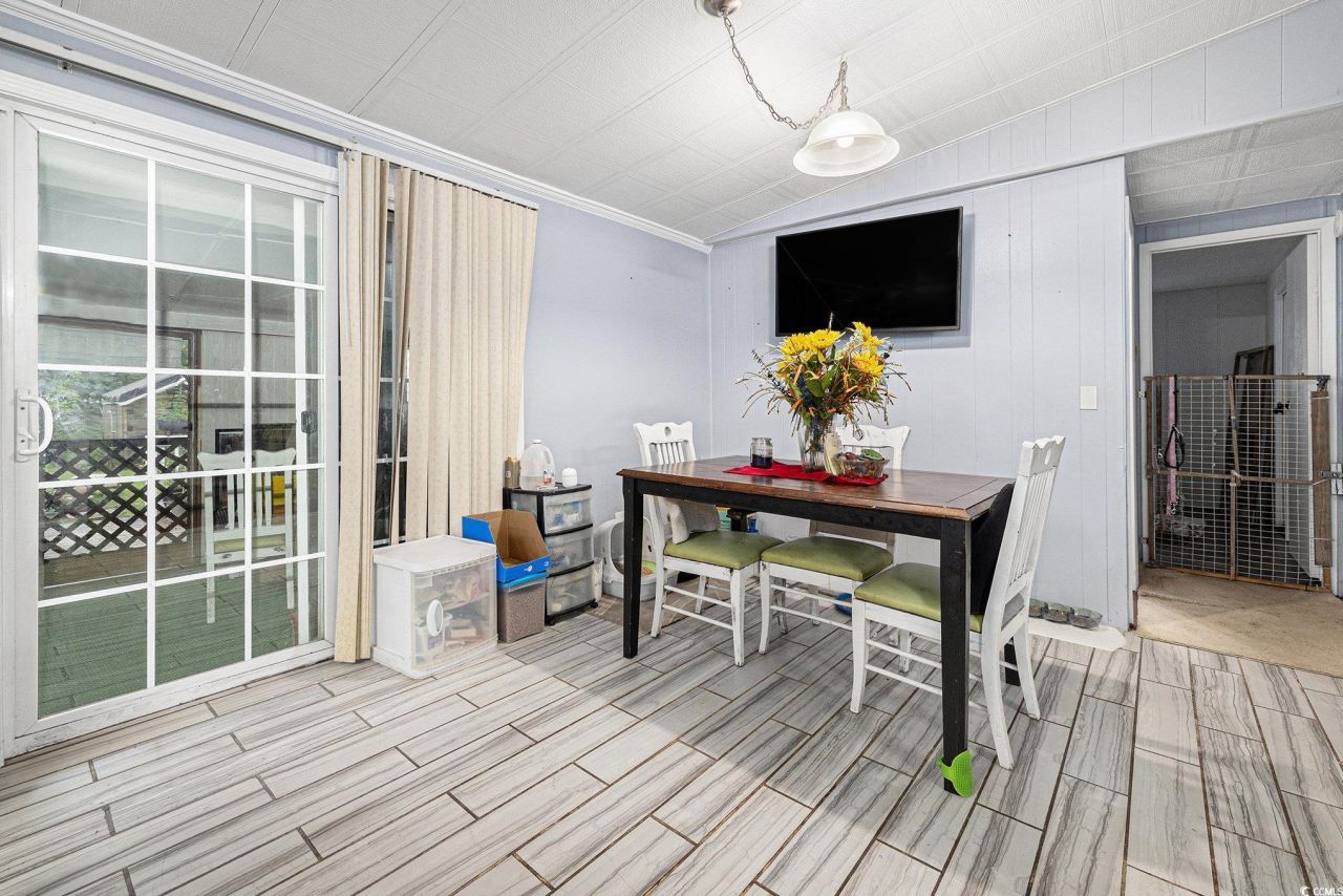 1015 Franks Ln. Photo 8