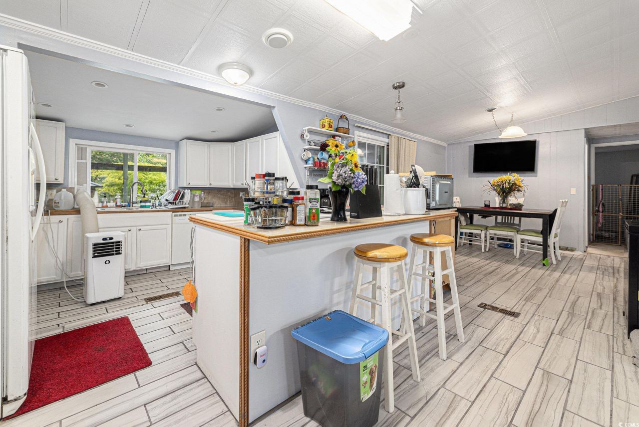 1015 Franks Ln. Photo 9