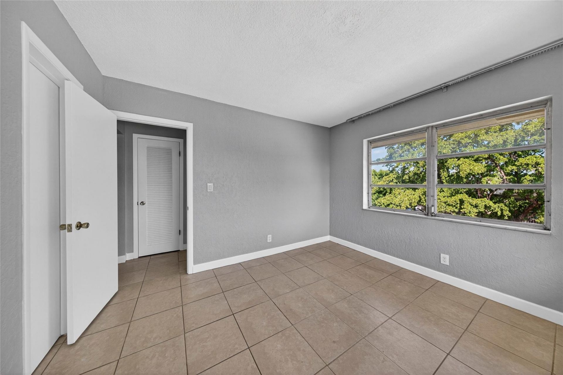 1900 NE 8th Court, Unit 308, Fort Lauderdale, FL 33304 Photo