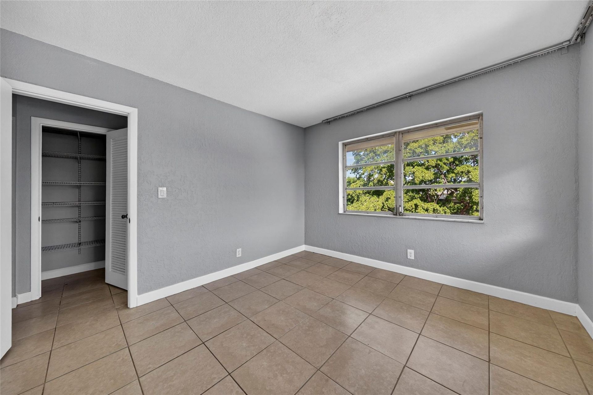 1900 NE 8th Court, Unit 308, Fort Lauderdale, FL 33304 Photo