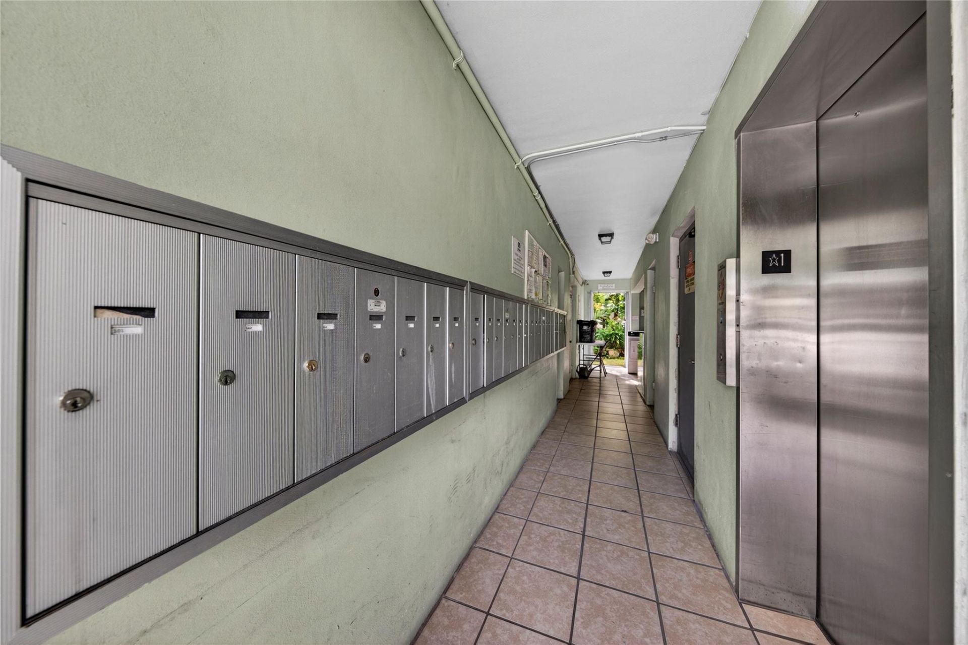 1900 NE 8th Court, Unit 308, Fort Lauderdale, FL 33304 Photo