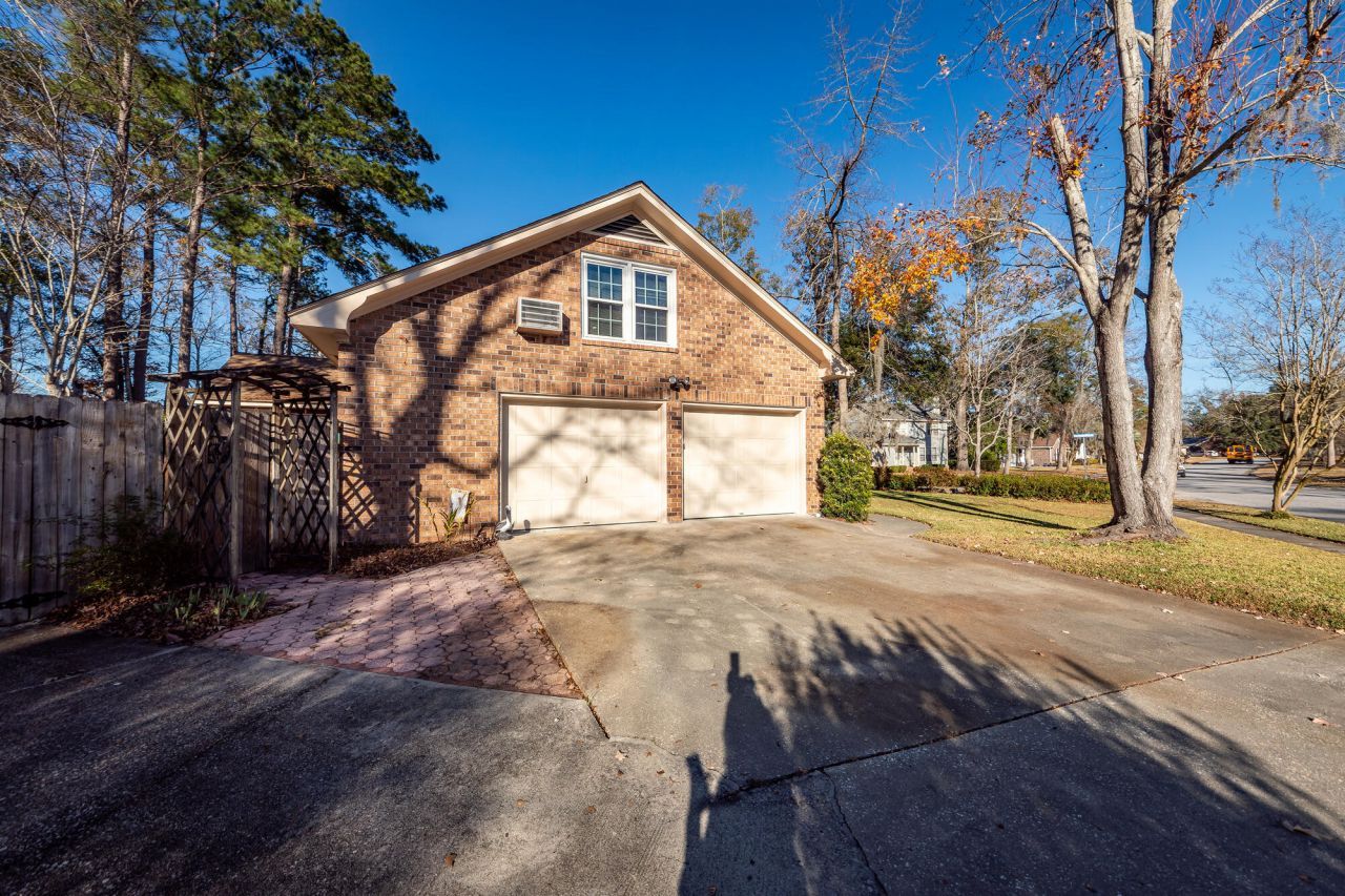 120 Savannah Round Photo 38