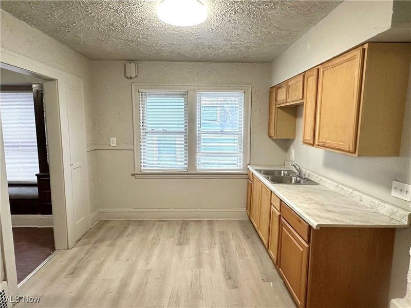 9613 Parkview Avenue, Cleveland, OH 44104 Photo 10