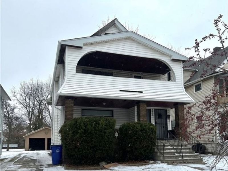 9613 Parkview Avenue, Cleveland, OH 44104 Photo 2