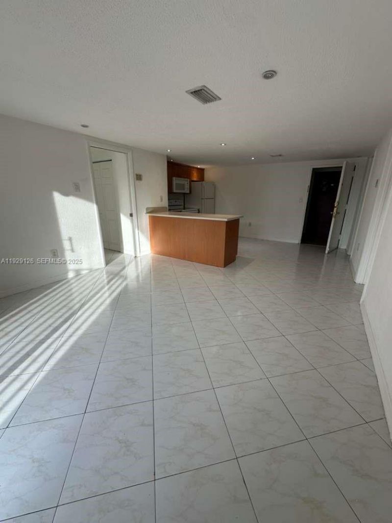 4801 NW 7th St, Unit 210-16, Miami, FL 33126 Photo