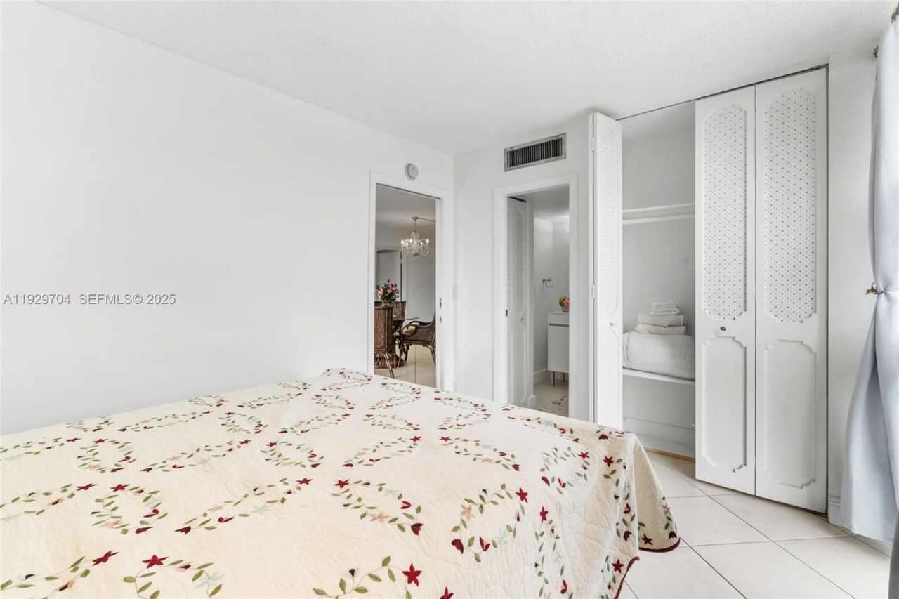 3401 N Country Club Dr, Unit 819, Aventura, FL 33180 Photo