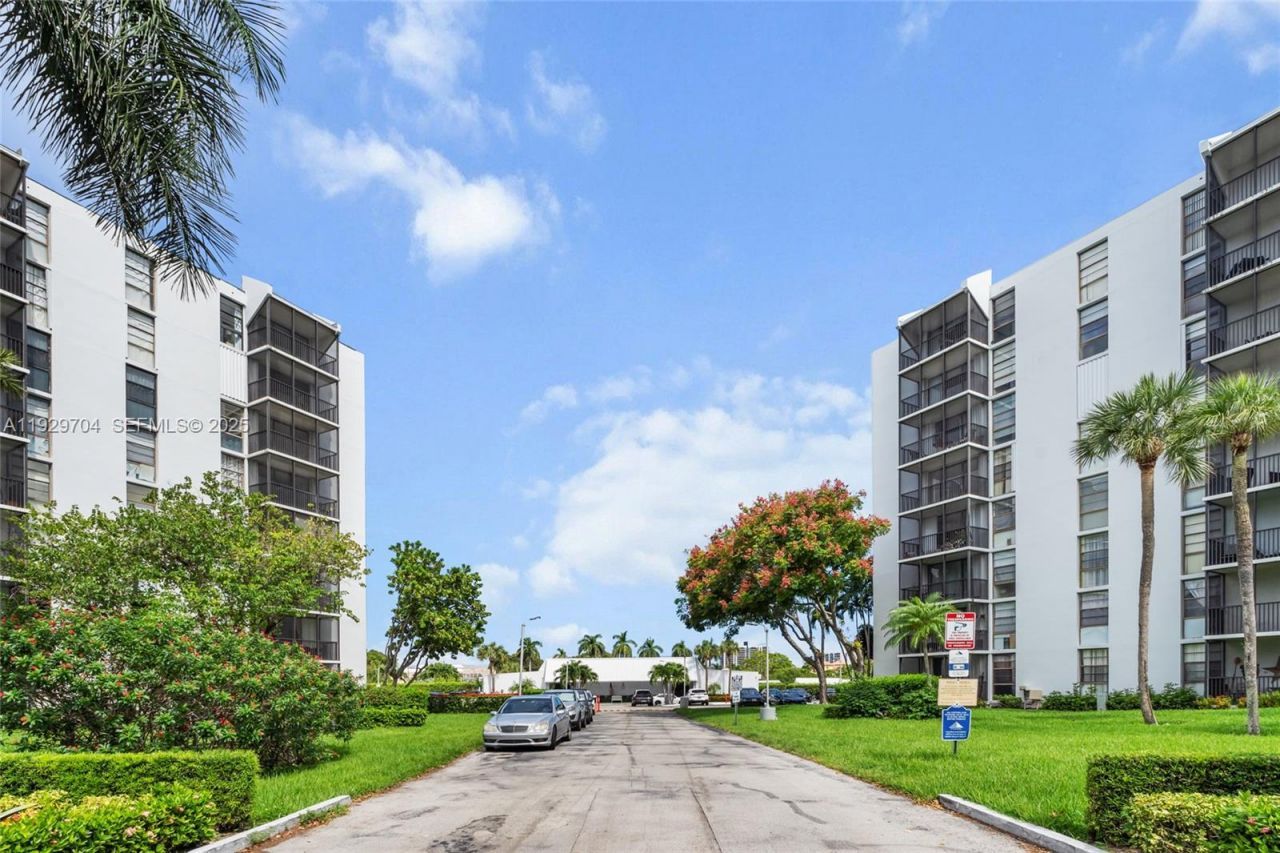 3401 N Country Club Dr, Unit 819, Aventura, FL 33180 Photo