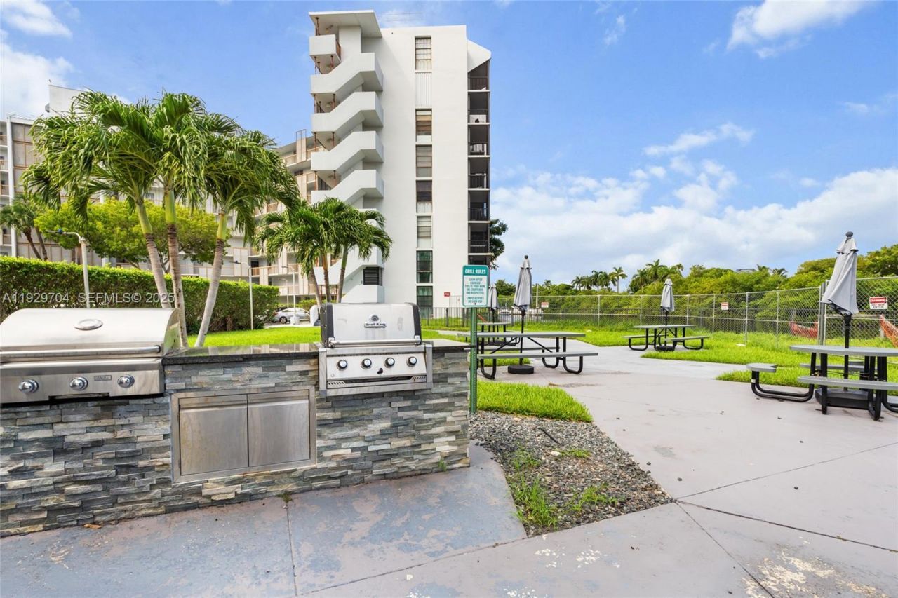 3401 N Country Club Dr, Unit 819, Aventura, FL 33180 Photo
