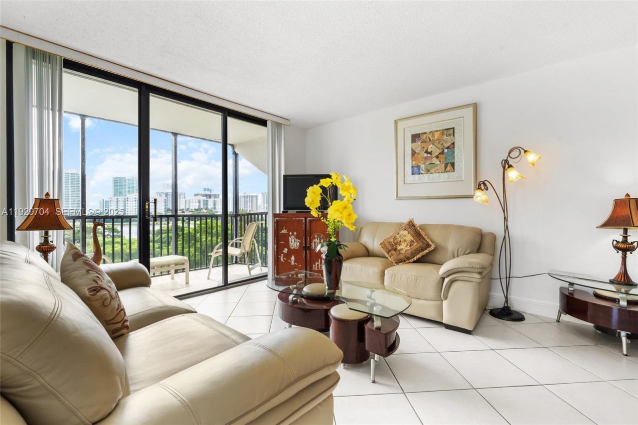 3401 N Country Club Dr, Unit 819, Aventura, FL 33180 Photo