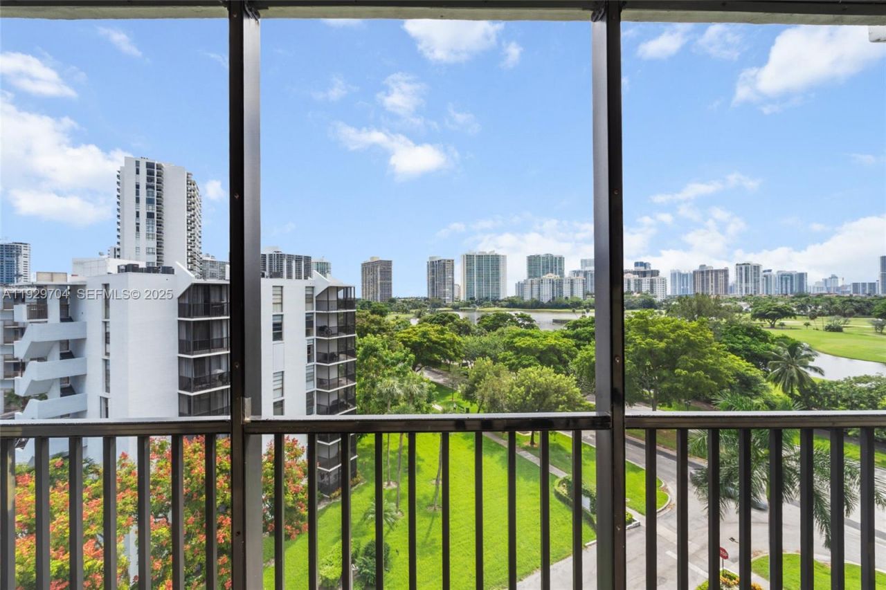 3401 N Country Club Dr, Unit 819, Aventura, FL 33180 Photo