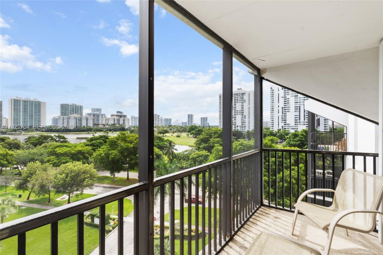 3401 N Country Club Dr, Unit 819, Aventura, FL 33180 Photo