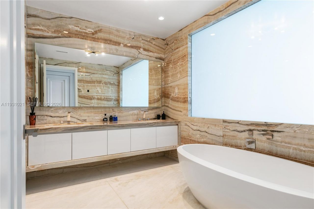 17901 Collins Ave, Unit 1002, Sunny Isles Beach, FL 33160 Photo