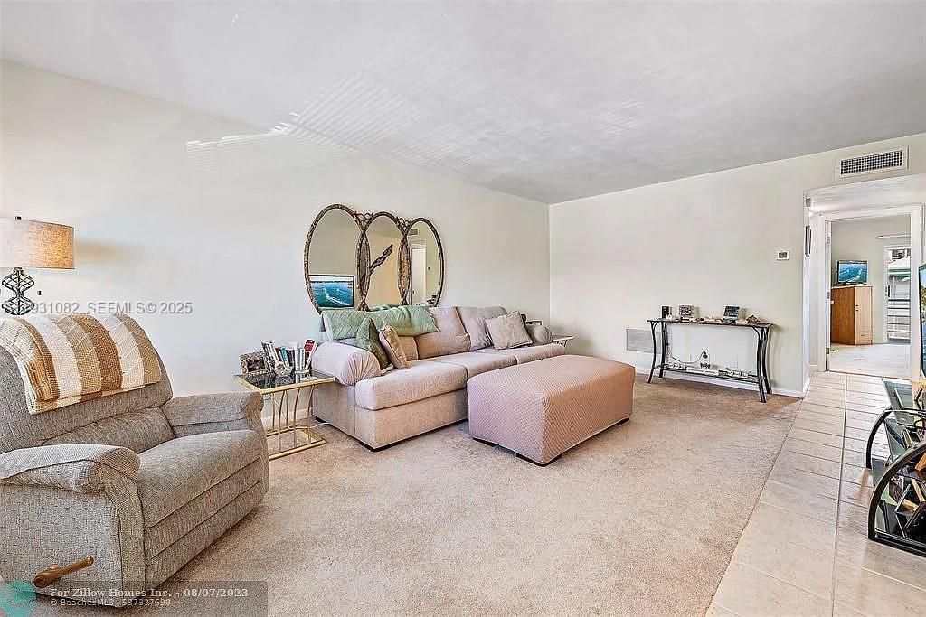 2400 Lake Osborne Dr, Unit 204, Lake Worth, FL 33461 Photo