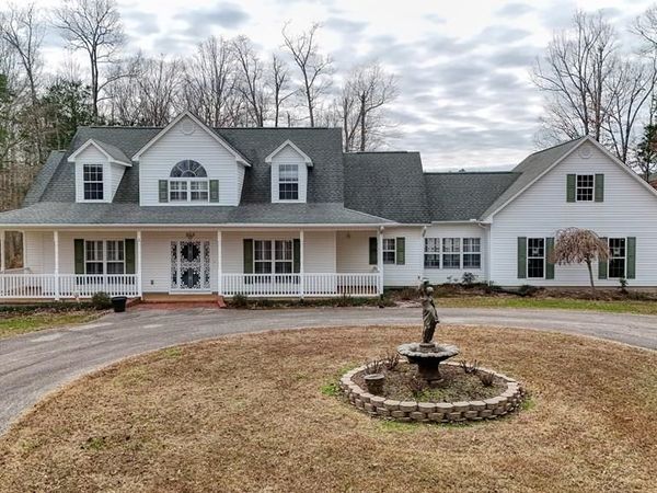 212 Springview Drive, Jackson, TN 38305