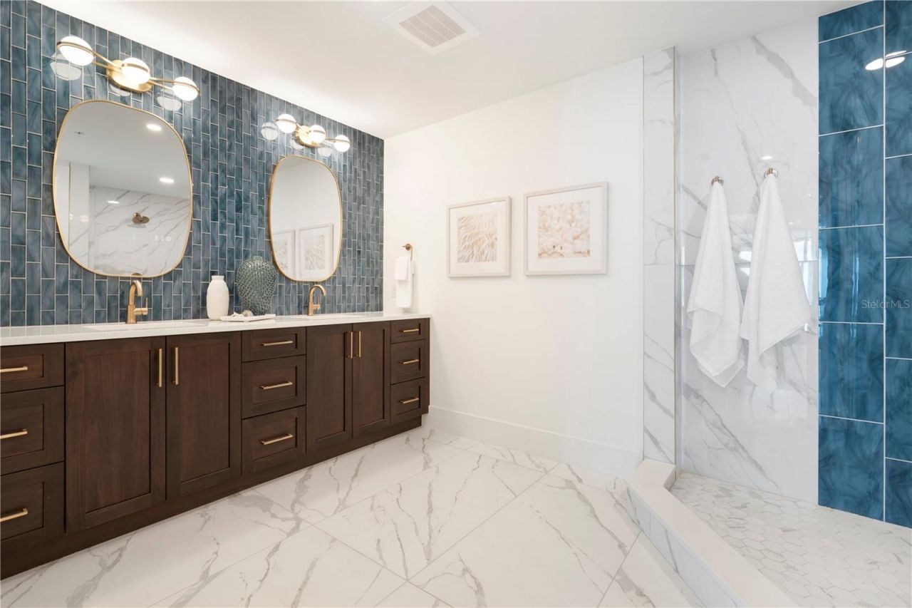 1035 Seaside Drive, Unit 501, Sarasota, FL 34242 Photo