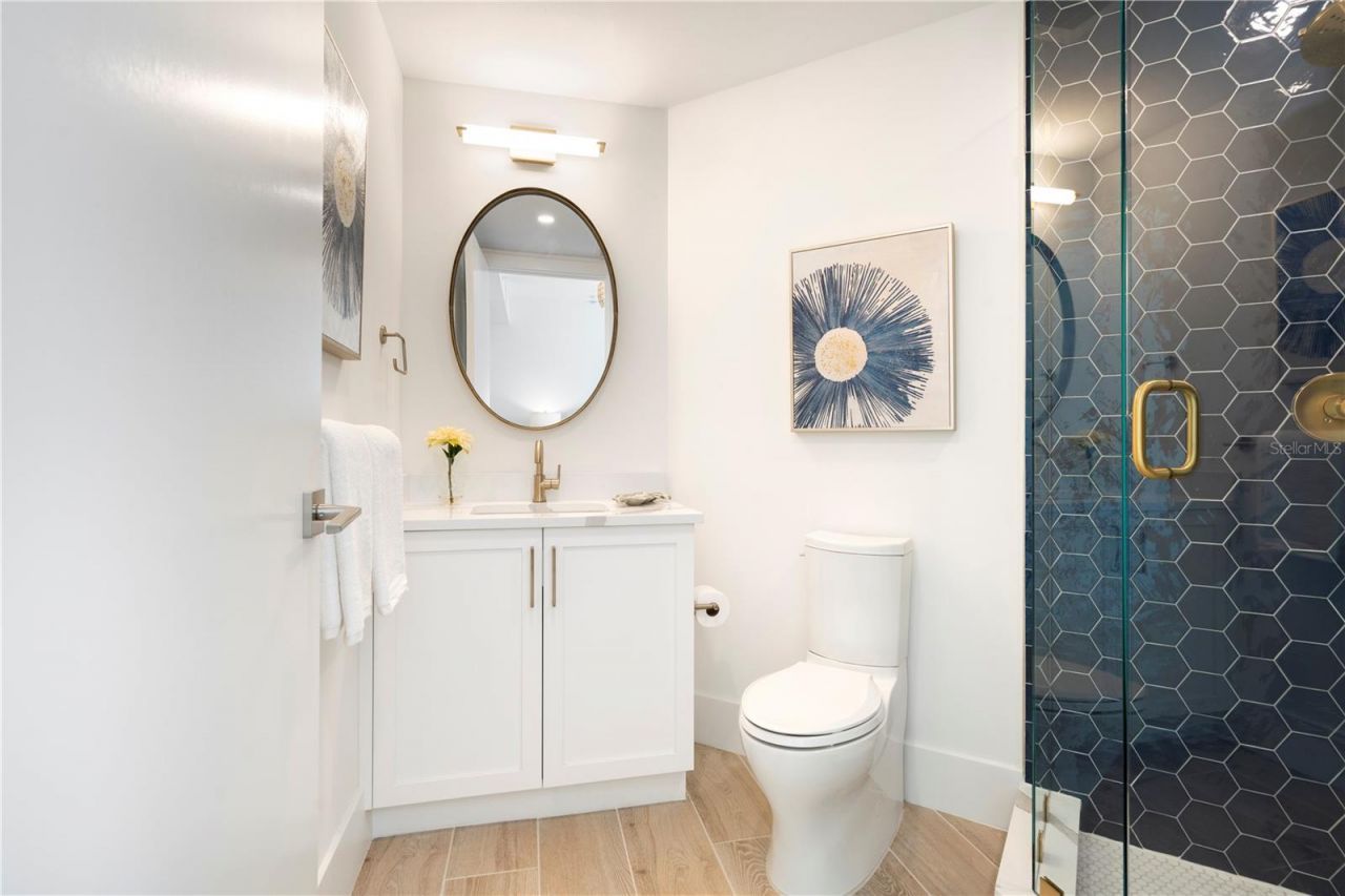 1035 Seaside Drive, Unit 501, Sarasota, FL 34242 Photo