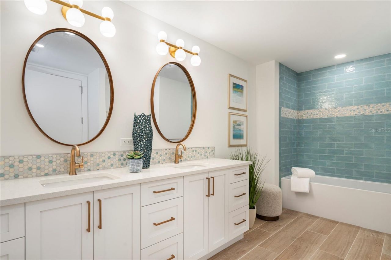 1035 Seaside Drive, Unit 501, Sarasota, FL 34242 Photo