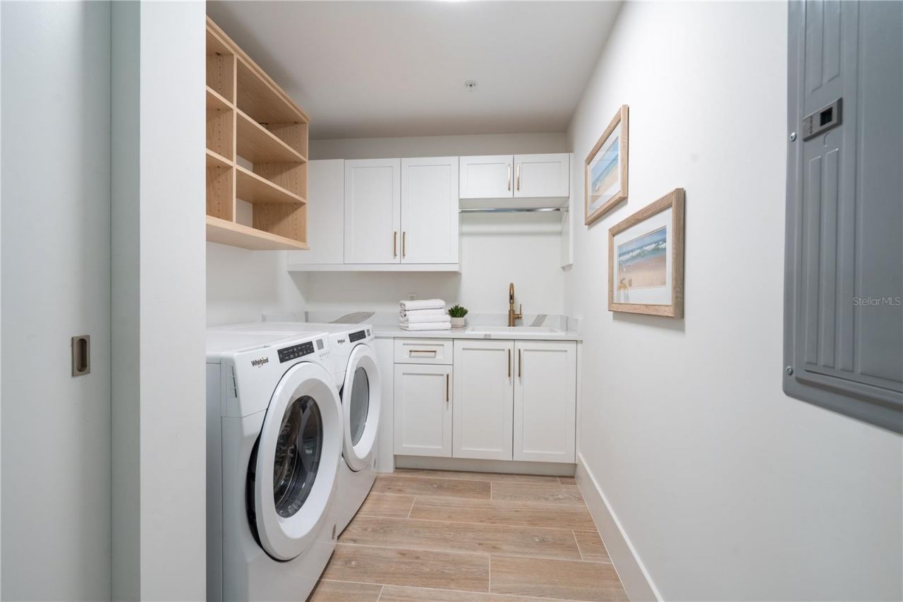 1035 Seaside Drive, Unit 501, Sarasota, FL 34242 Photo