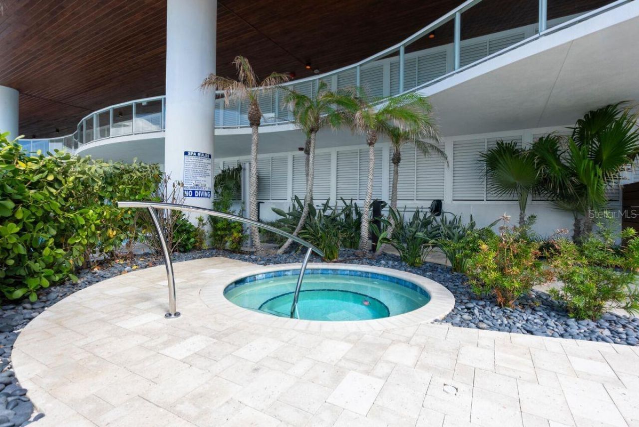 1035 Seaside Drive, Unit 501, Sarasota, FL 34242 Photo