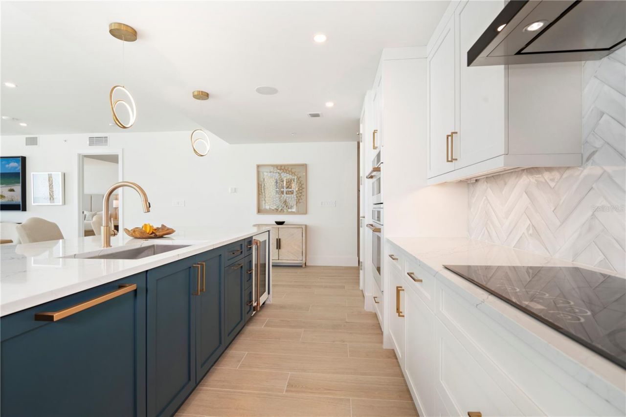 1035 Seaside Drive, Unit 501, Sarasota, FL 34242 Photo