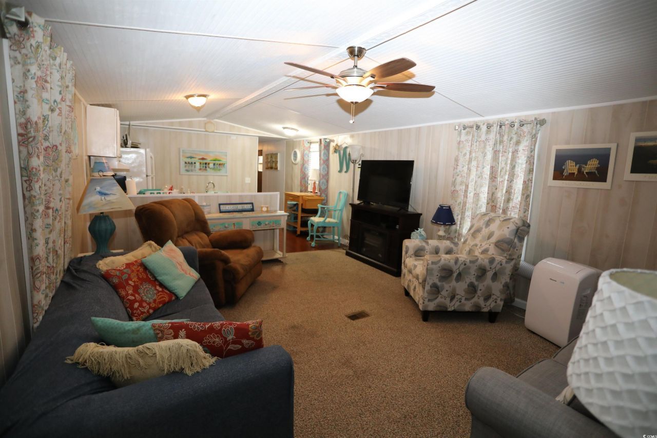 724 1st St. Photo 12