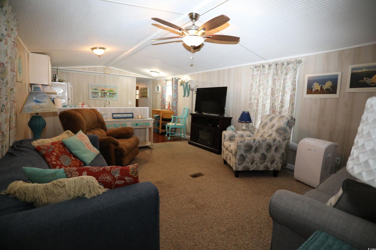 724 1st St. Photo 13