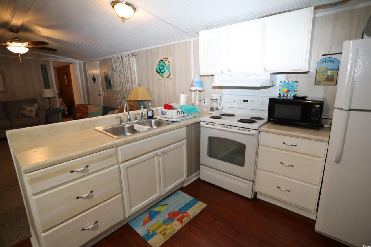 724 1st St. Photo 18