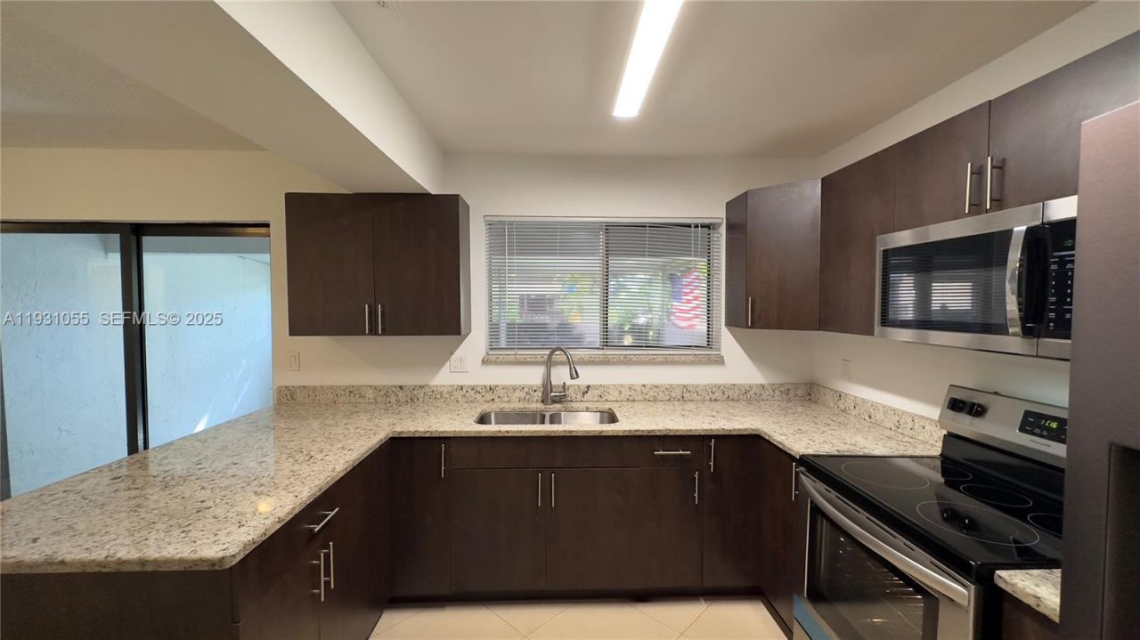 5340 Bosque Ln, Unit 98, West Palm Beach, FL 33415 Photo