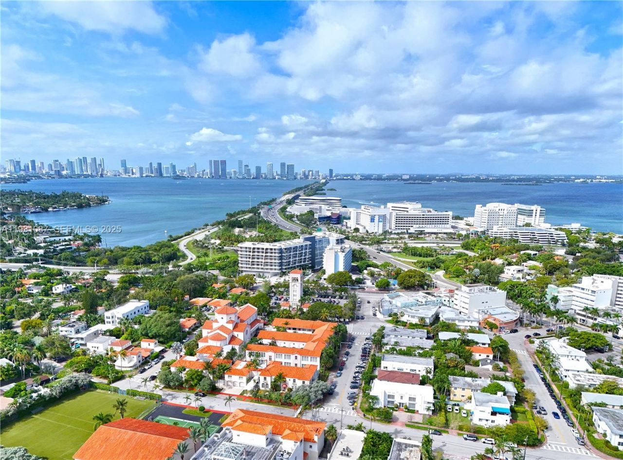 815 W 39th St, Miami Beach, FL 33140 Photo