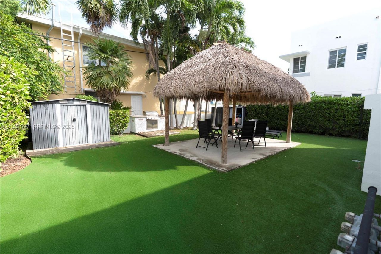 815 W 39th St, Miami Beach, FL 33140 Photo