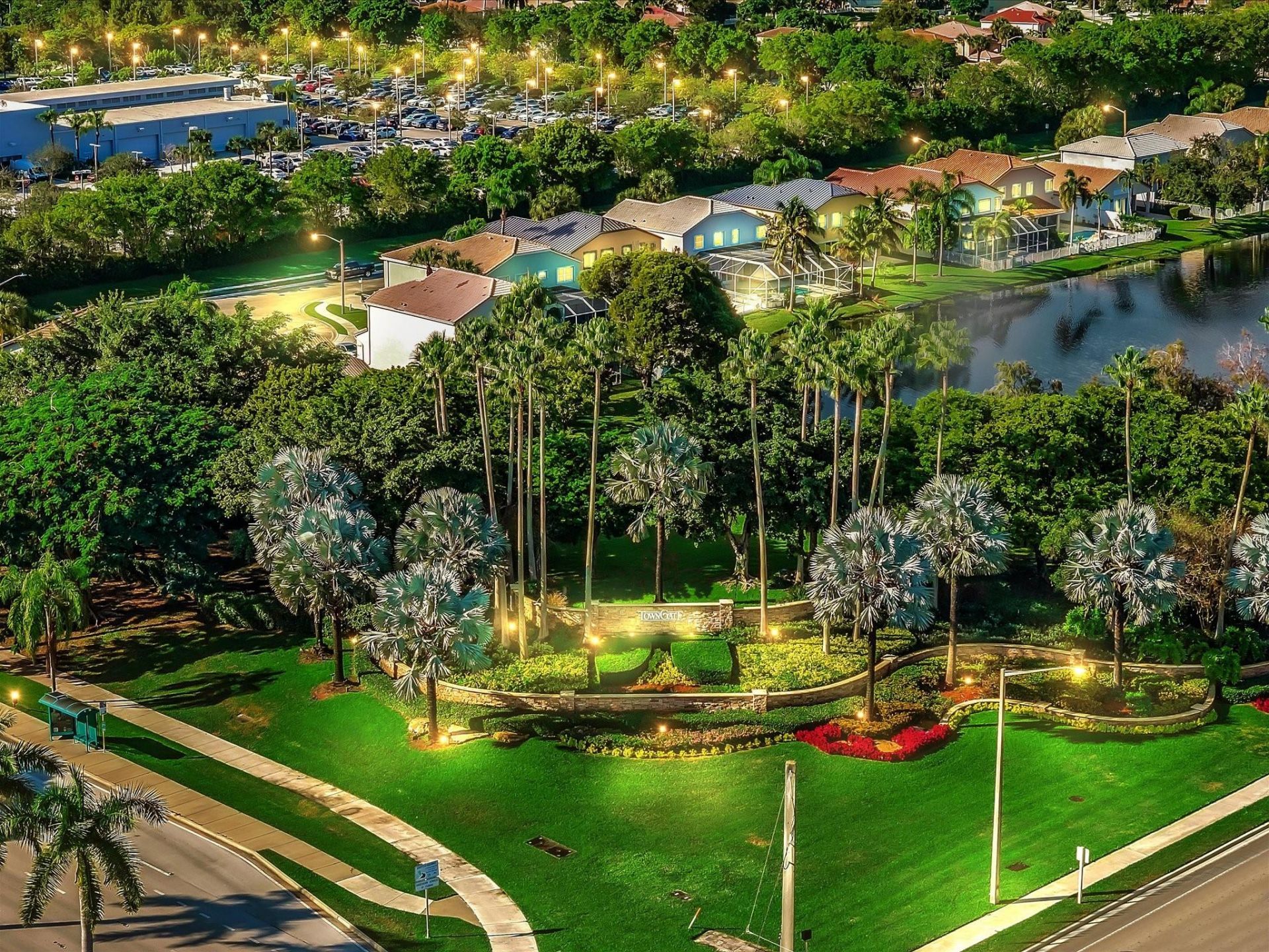 15817 NW 4th Ct, Pembroke Pines, FL 33028 Photo