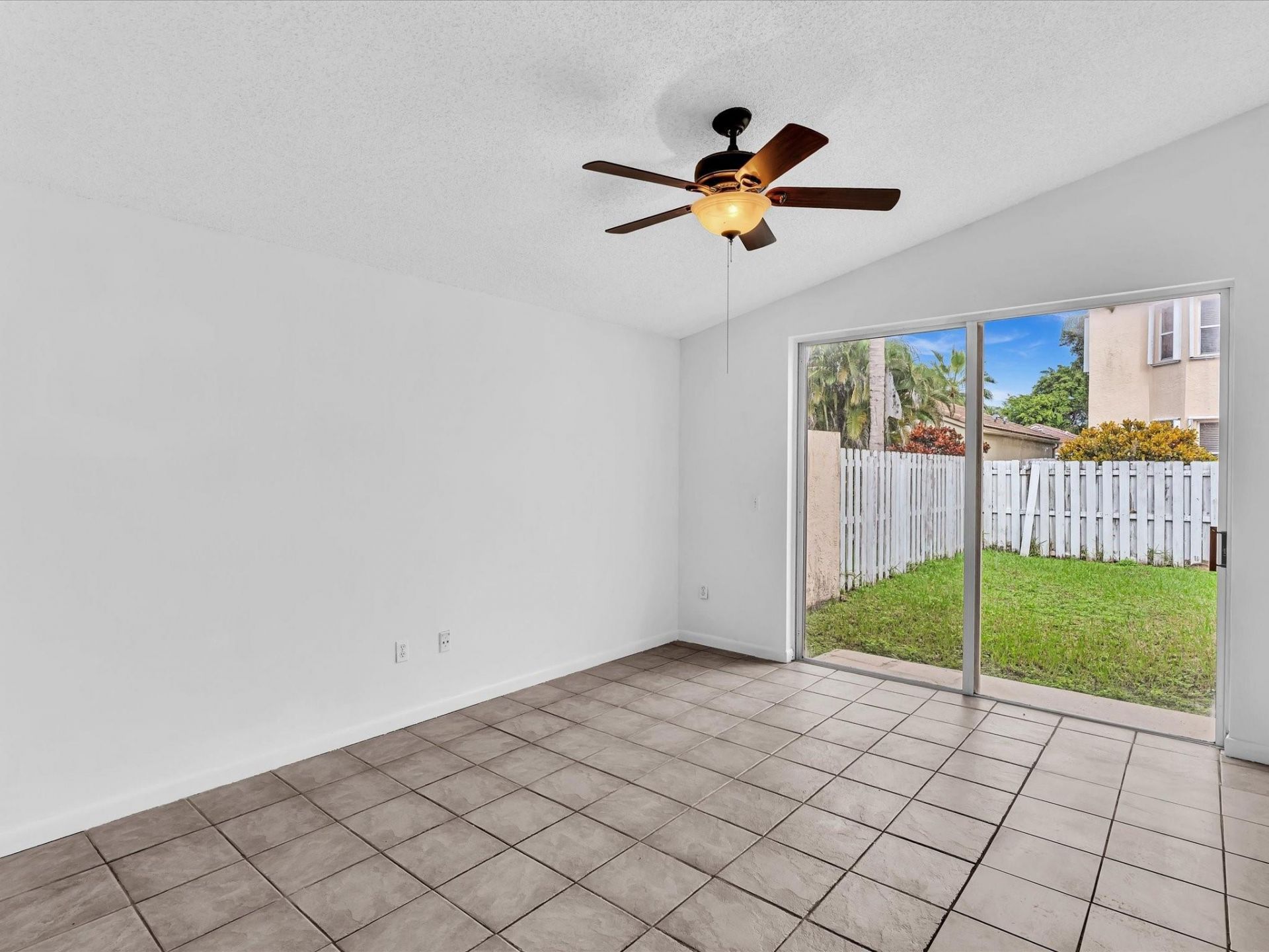 15817 NW 4th Ct, Pembroke Pines, FL 33028 Photo