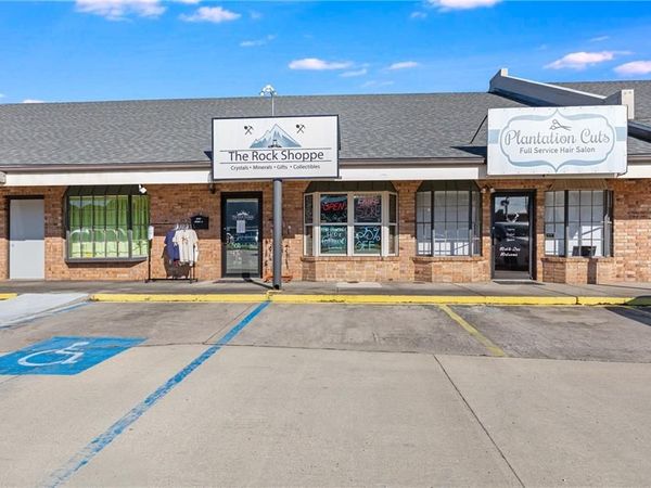 1974 ORMOND Boulevard, Unit D/E, Destrehan, LA 70047