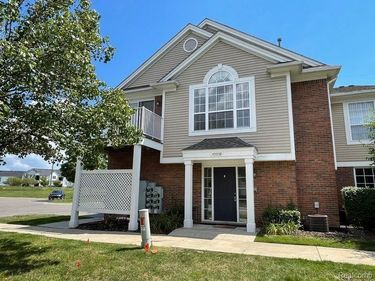 45538 WARWICK Drive, Macomb Twp, MI 48044