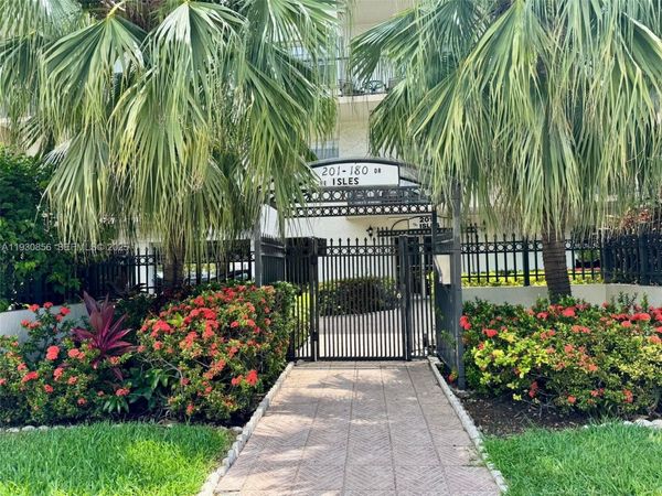 201 180 th Dr, Unit 114, Sunny Isles Beach, FL 33160