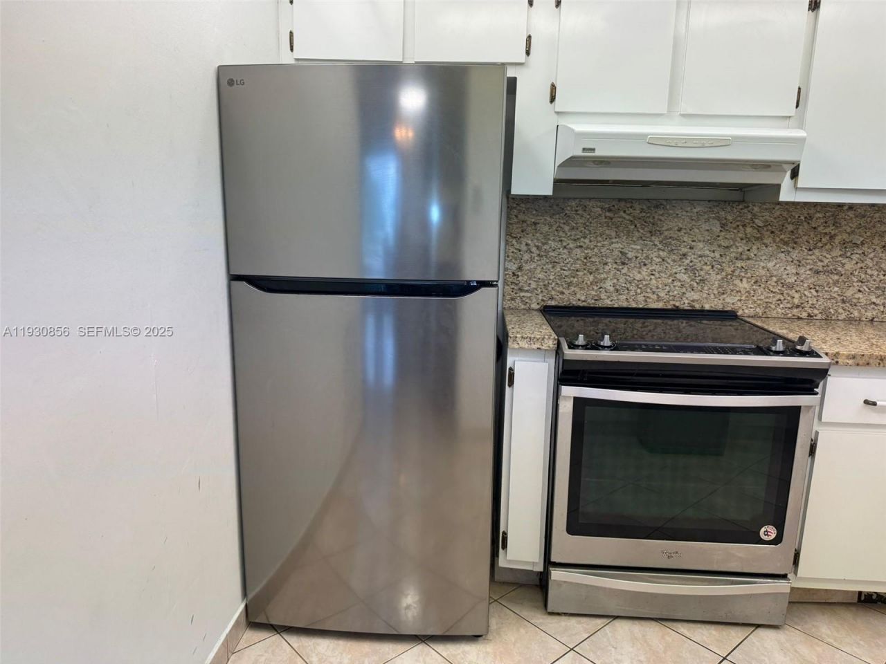 201 180 Th Dr, Unit 114, Sunny Isles Beach, FL 33160 Photo