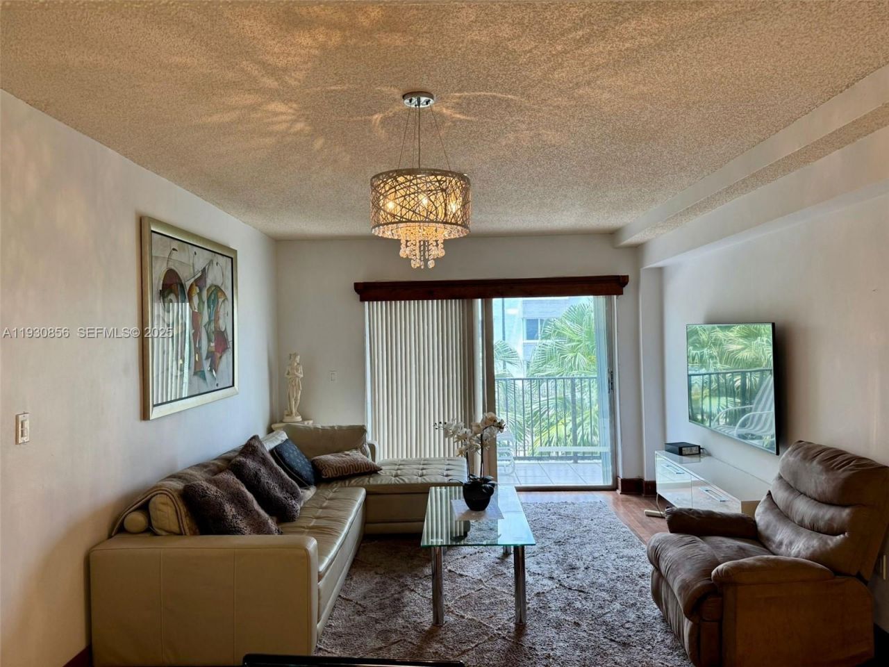 201 180 Th Dr, Unit 114, Sunny Isles Beach, FL 33160 Photo