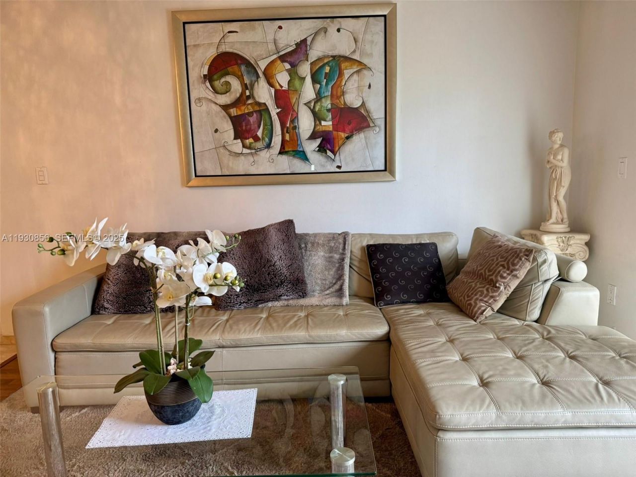 201 180 Th Dr, Unit 114, Sunny Isles Beach, FL 33160 Photo