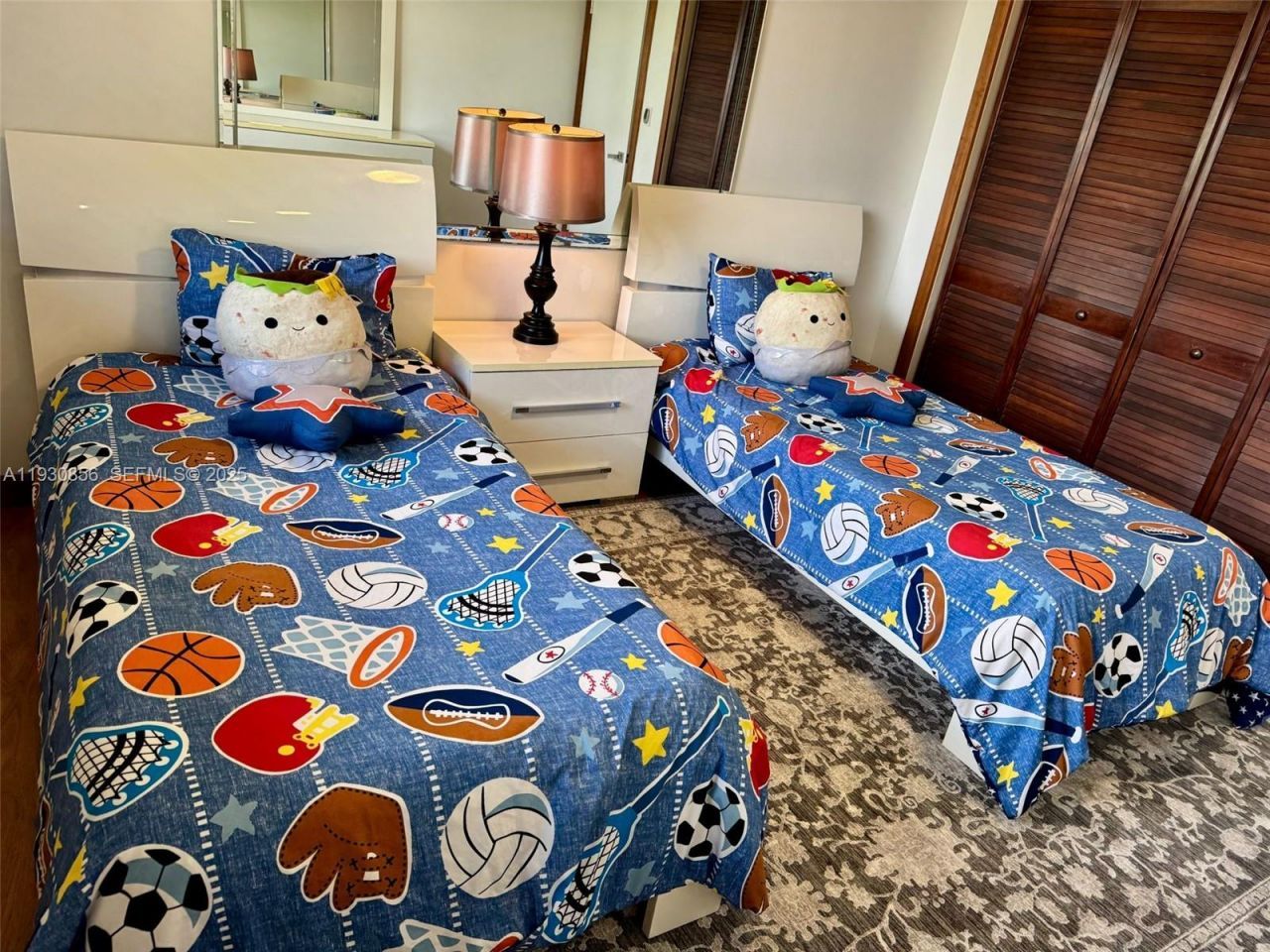 201 180 Th Dr, Unit 114, Sunny Isles Beach, FL 33160 Photo