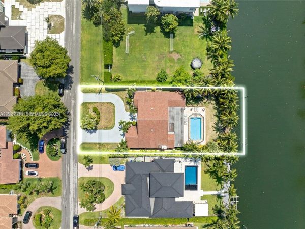 413 Holiday, Hallandale Beach, FL 33009