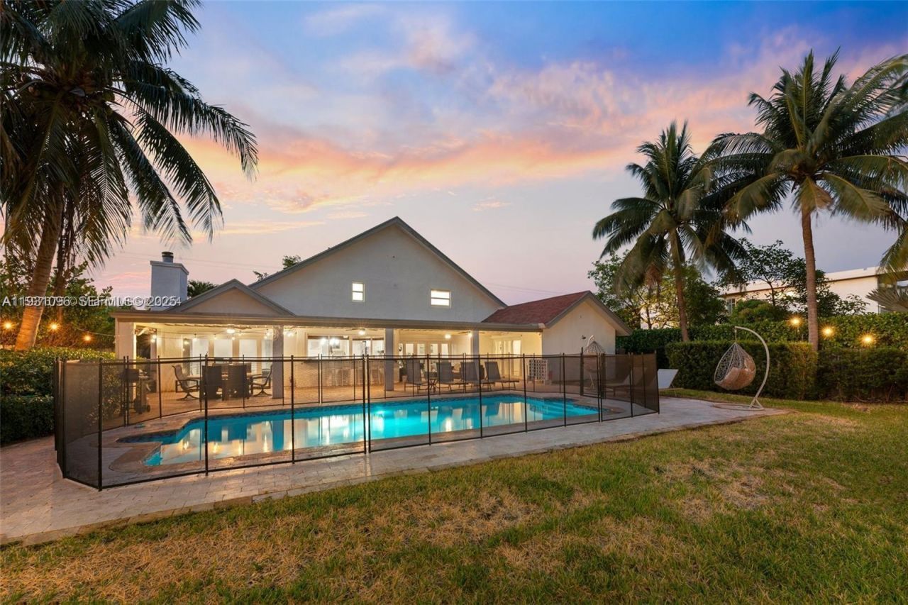 413 Holiday, Hallandale Beach, FL 33009 Photo