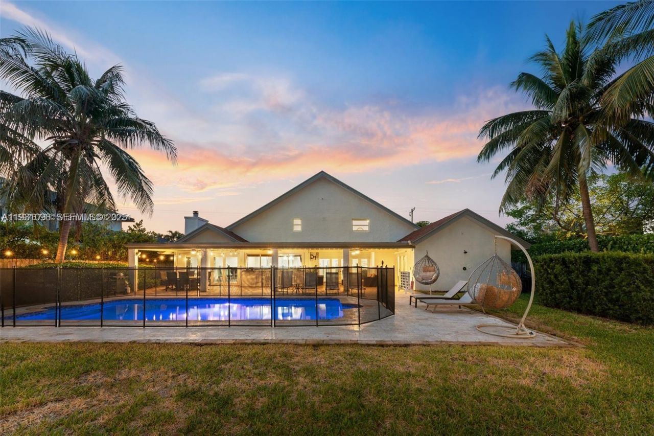 413 Holiday, Hallandale Beach, FL 33009 Photo