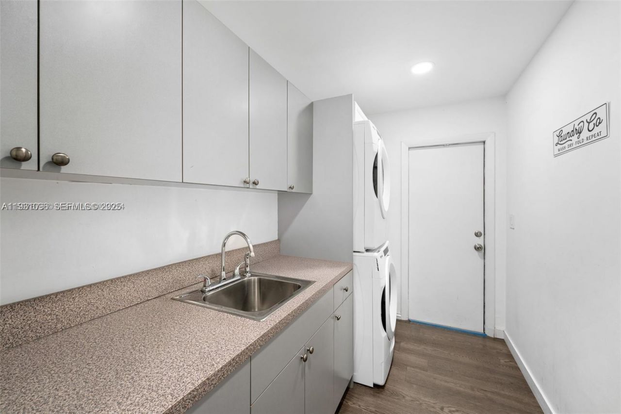 413 Holiday, Hallandale Beach, FL 33009 Photo